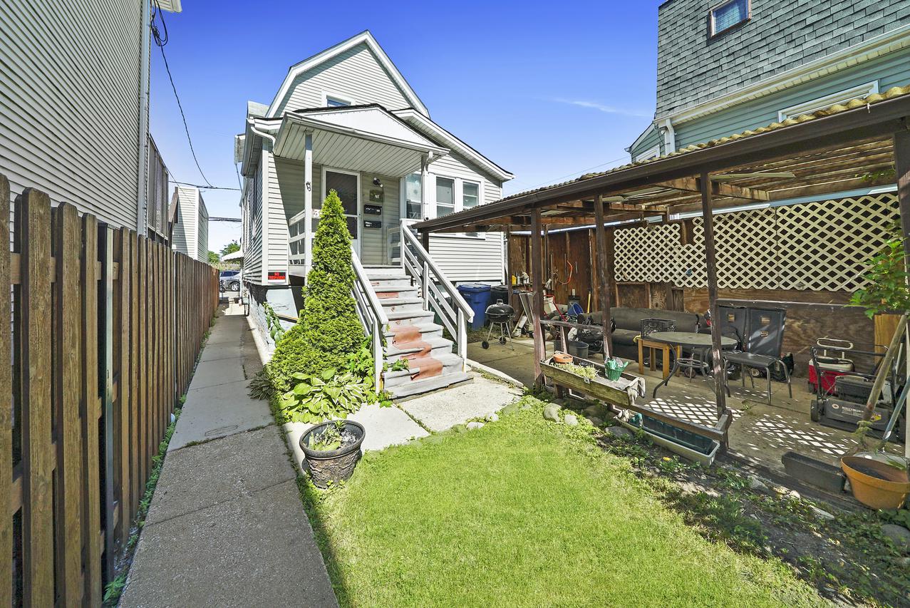 3516 N Kolmar Ave., Chicago, IL 60641