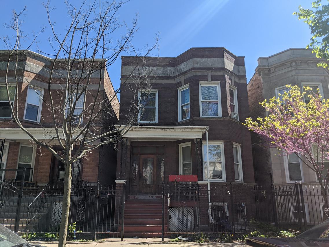 3749 W Shakespeare Ave., Chicago, IL 60647