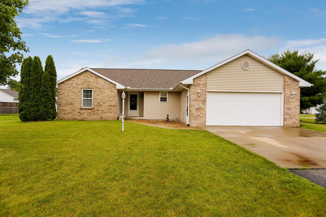 104 Wilsey Ln., Sidney, IL 61877
