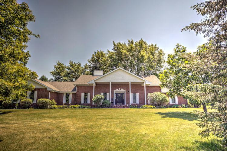 10373 E Hickory Ridge Dr., Rochelle, IL 61068
