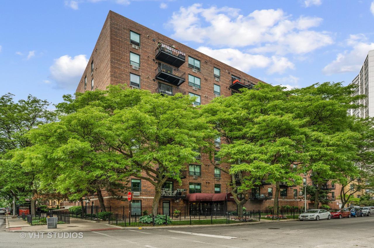 3900 N Pine Grove Ave. #714, Chicago, IL 60613
