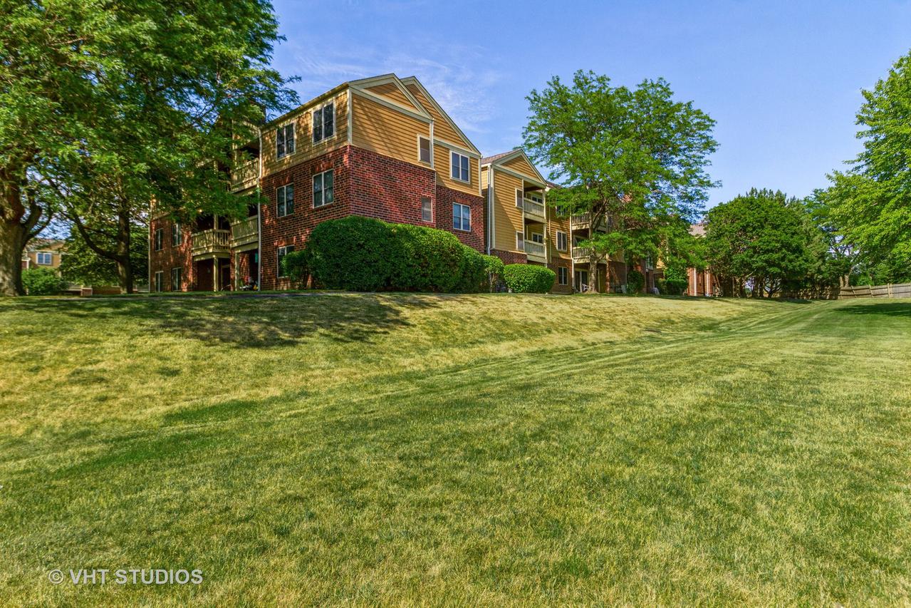 210 Glengarry Dr. #309, Bloomingdale, IL 60108