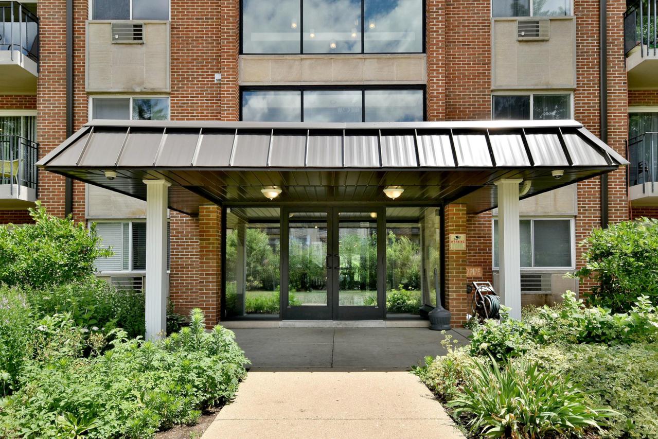 2230 S Goebbert Rd. #244, Arlington Heights, IL 60005