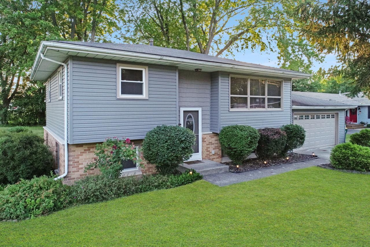 601 N West St., Plano, IL 60545
