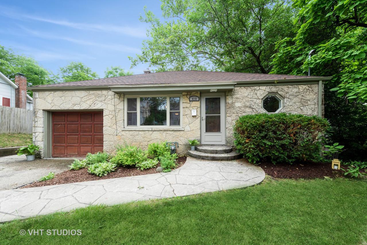 410 Jackson St., East Dundee, IL 60118