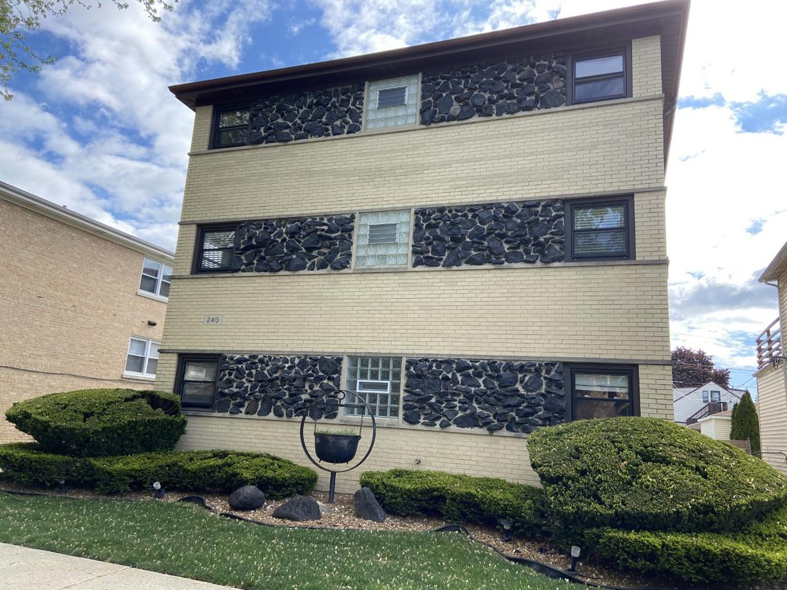 2419 N 77th Ave. #1W, Elmwood Park, IL 60707