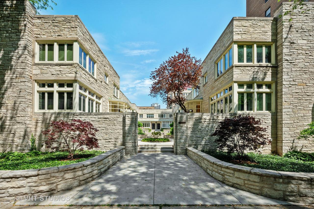414 W Wellington Ave., Chicago, IL 60657