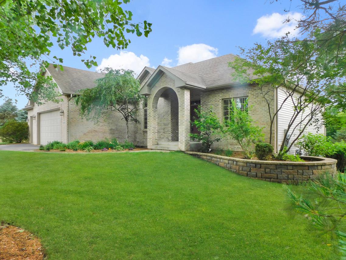 12430 Breezefield Cir., Roscoe, IL 61073