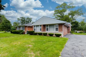 6765 N Kolmar Ave., Lincolnwood, IL 60712