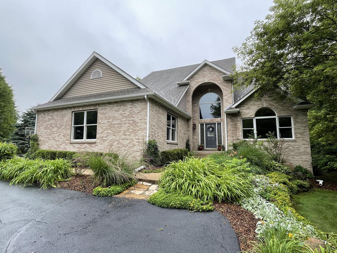 12267 Carberry Ln., Roscoe, IL 61073
