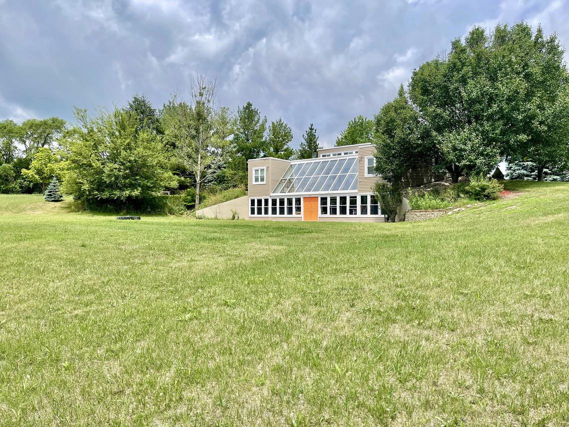 6968 E Rockton Rd., Roscoe, IL 61073