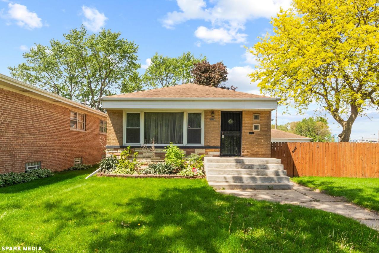 14322 S Hoxie Ave., Burnham, IL 60633