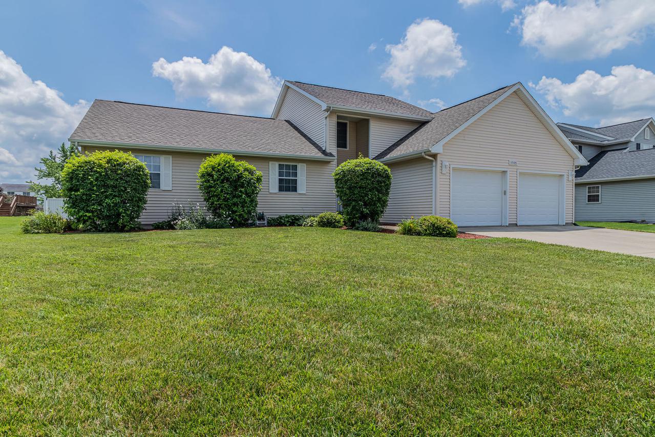 1705 Juniper Ct., St. Joseph, IL 61873