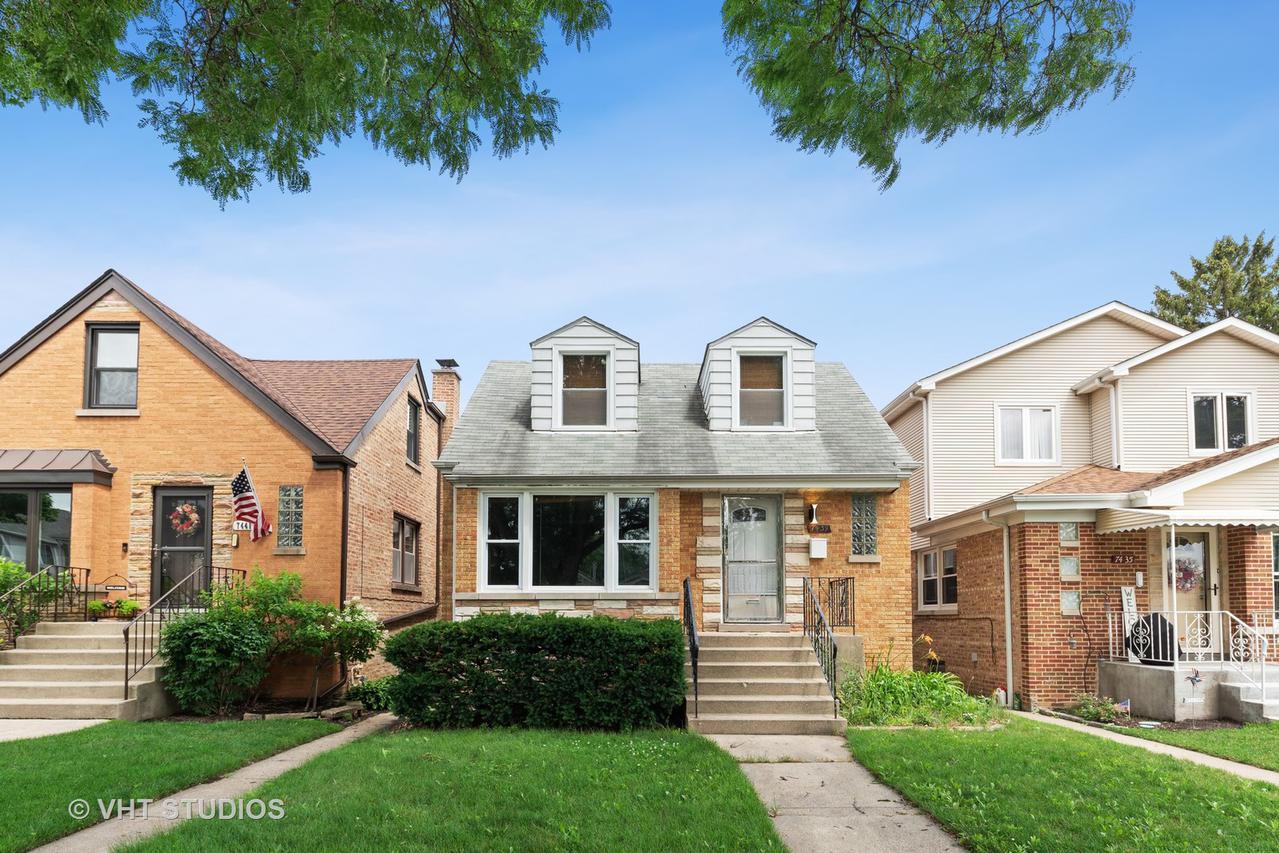 7439 N Osceola Ave., Chicago, IL 60631
