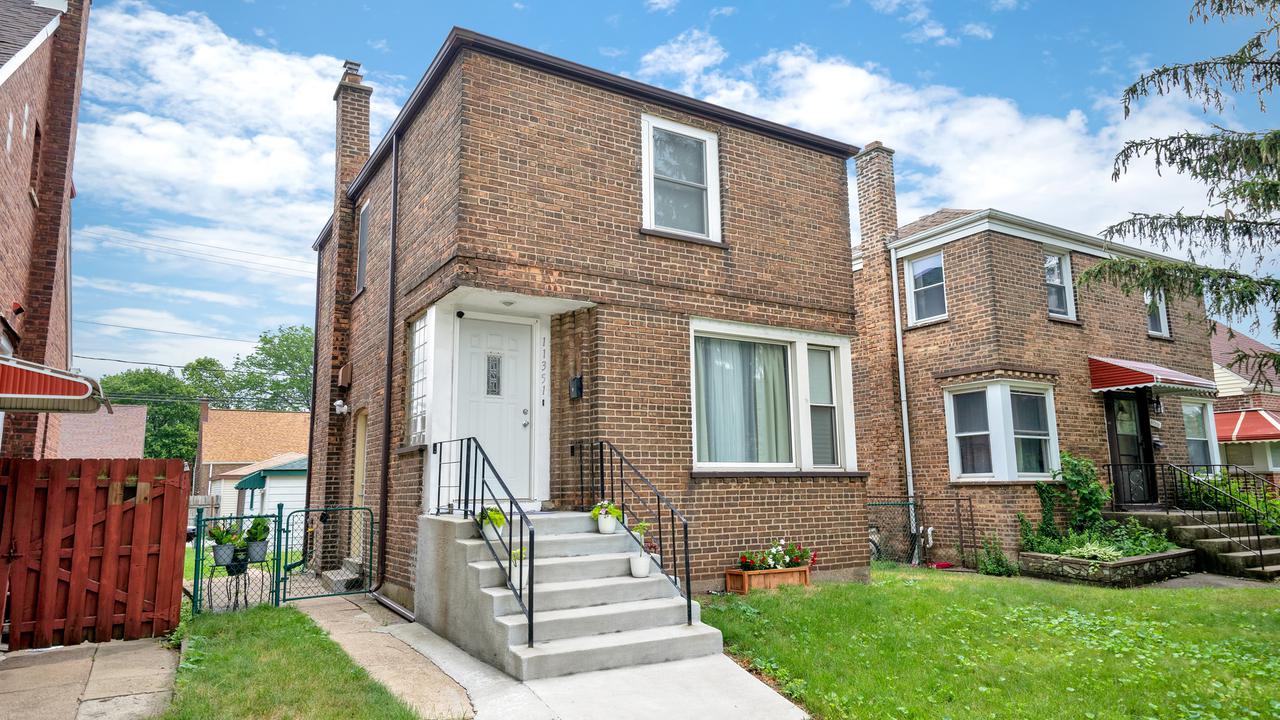 11351 S Ewing Ave., Chicago, IL 60617