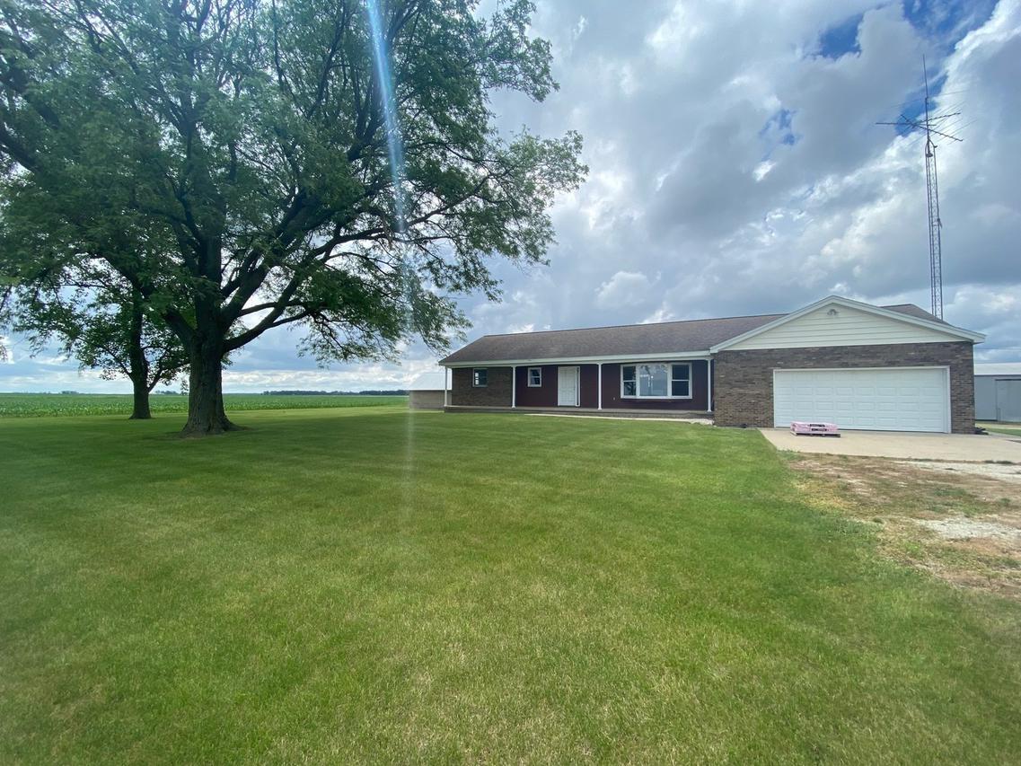 1033 E 1000 North Rd., Onarga, IL 60955