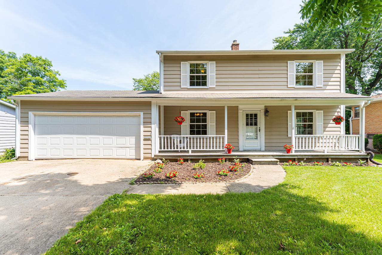 311 Gayle Ave., Dekalb, IL 60115