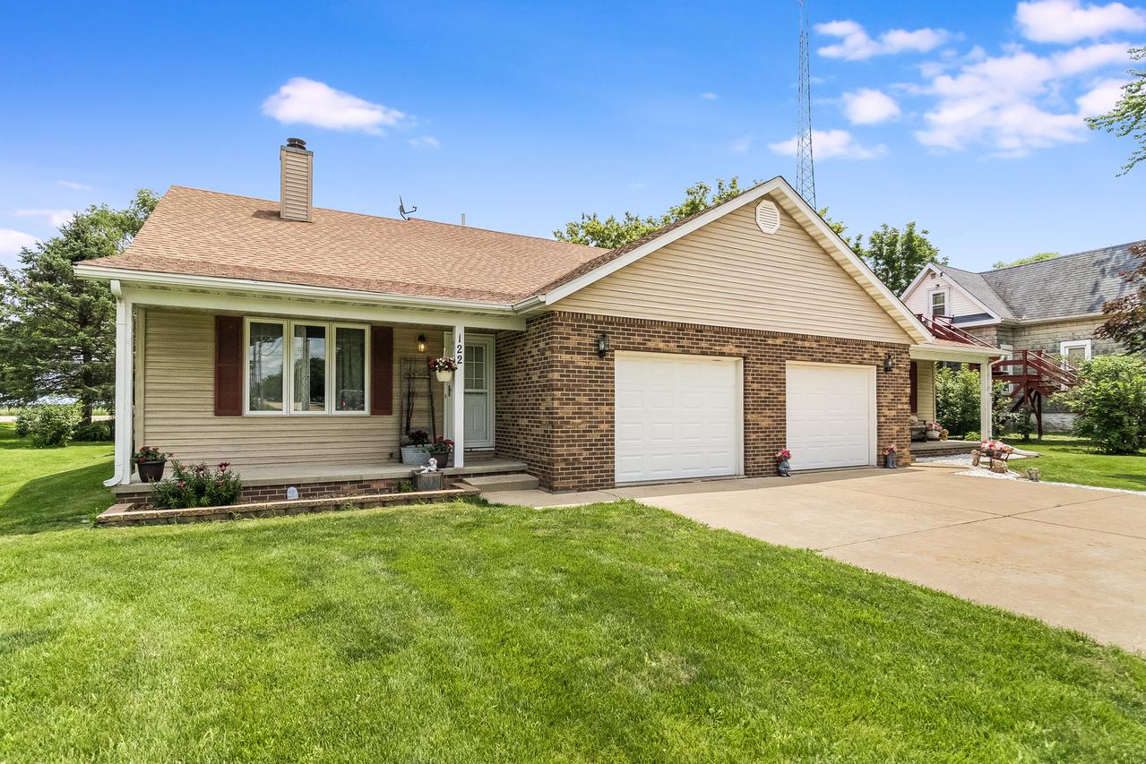 122 N Cedar St., Gardner, IL 60424