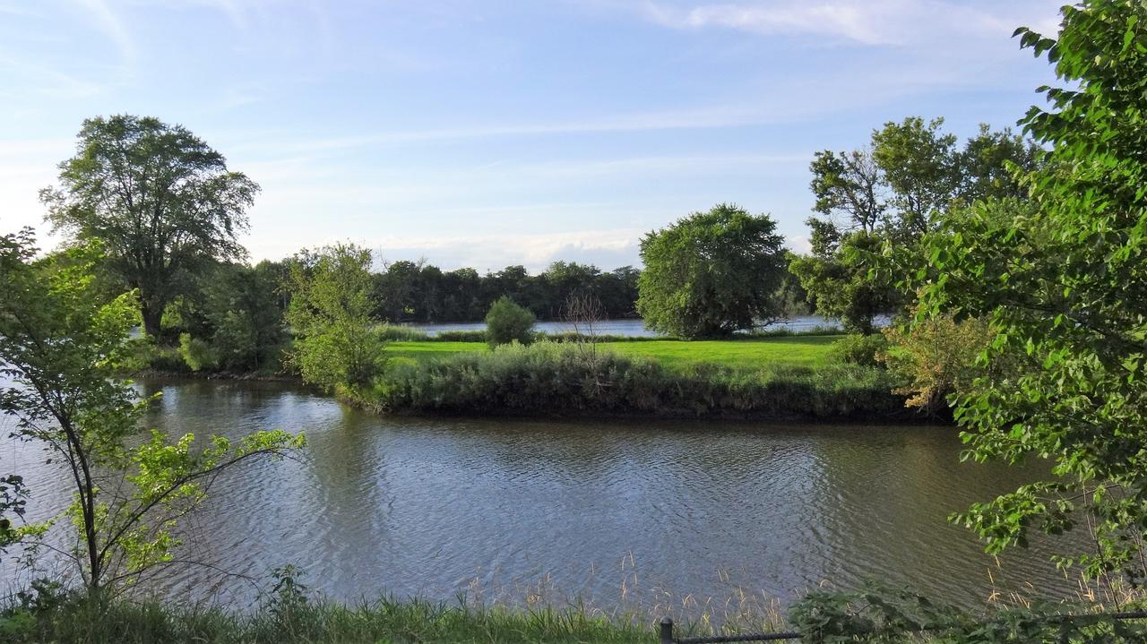 8782 Victory Ln., Machesney Park, IL 61115