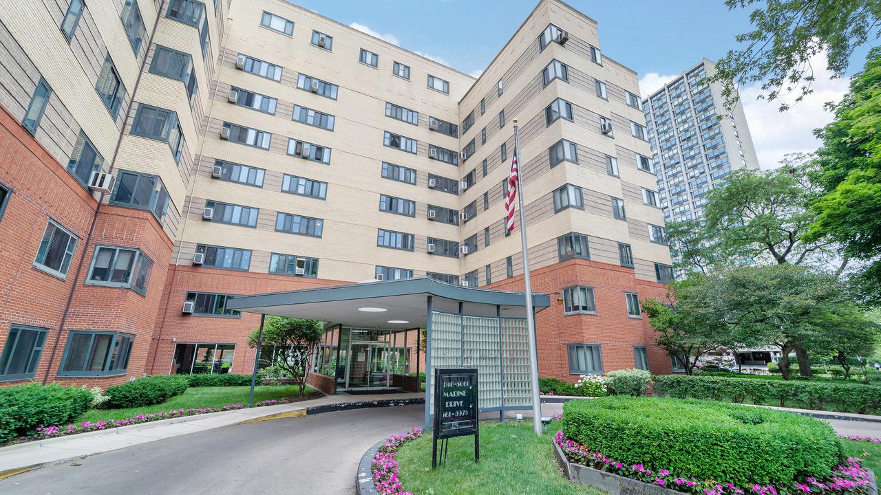 5056 N Marine Dr. #B8, Chicago, IL 60640