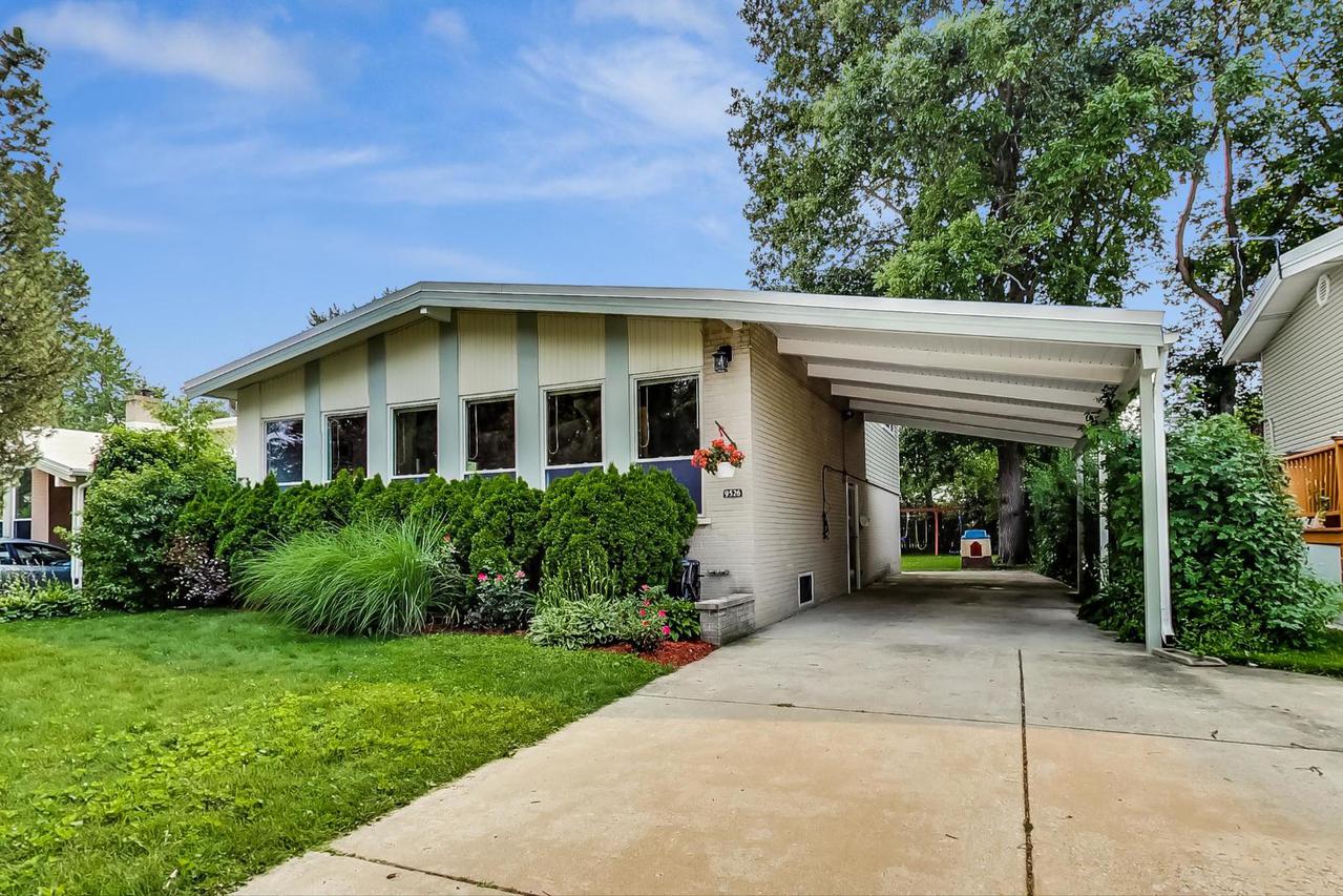 9526 Kedvale Ave., Skokie, IL 60076