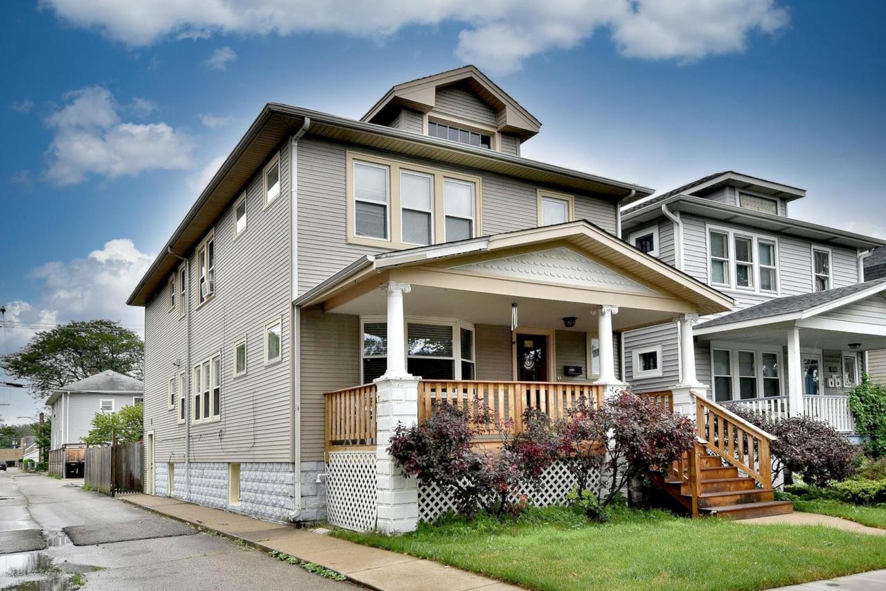 5743 N Meade Ave., Chicago, IL 60646