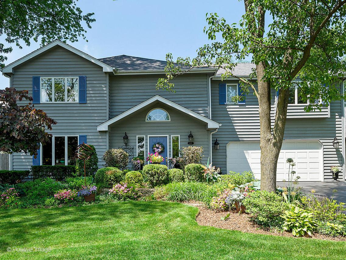 434 Ridge Ave., Clarendon Hills, IL 60514
