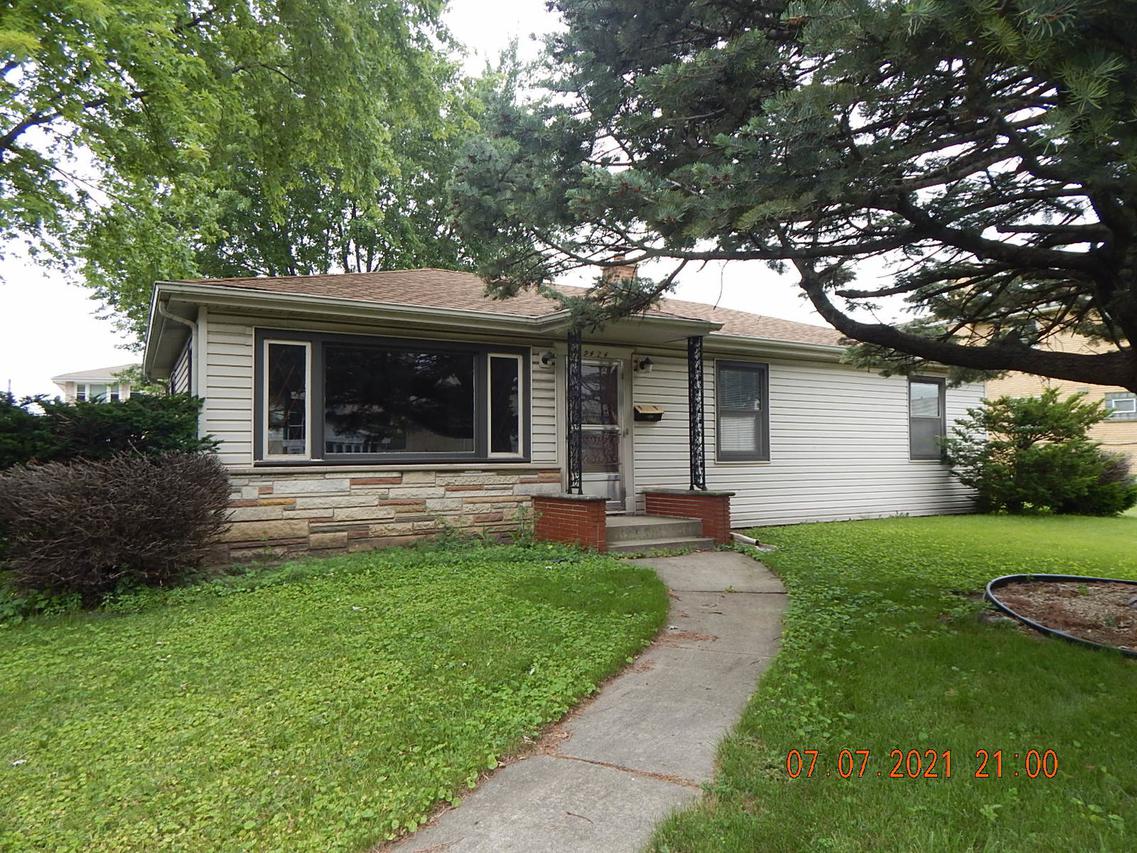 9424 Kolmar Ave., Oak Lawn, IL 60453