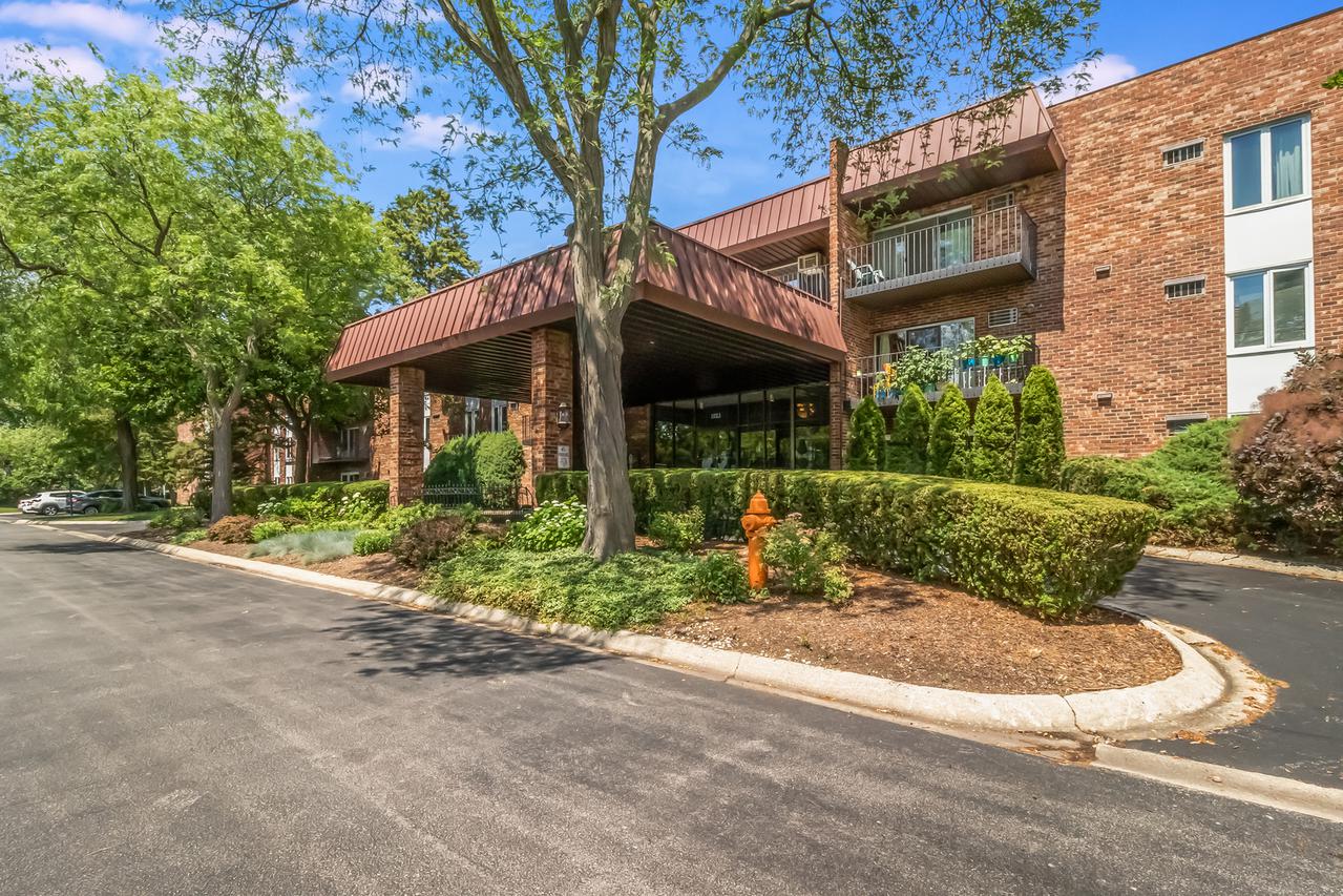 1121 W Ogden Ave. #4-267, Naperville, IL 60563