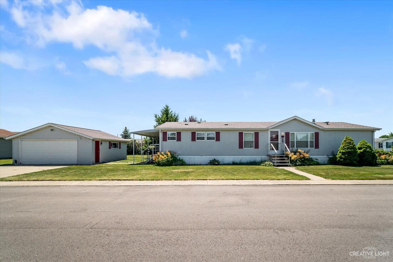 814 S 9th St., Dekalb, IL 60115