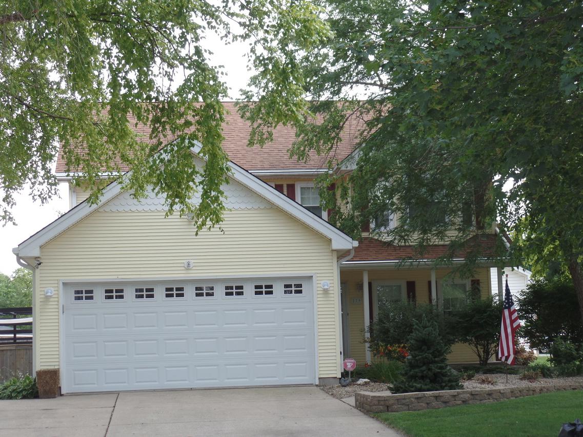 279 Sunshine Dr., Bolingbrook, IL 60490