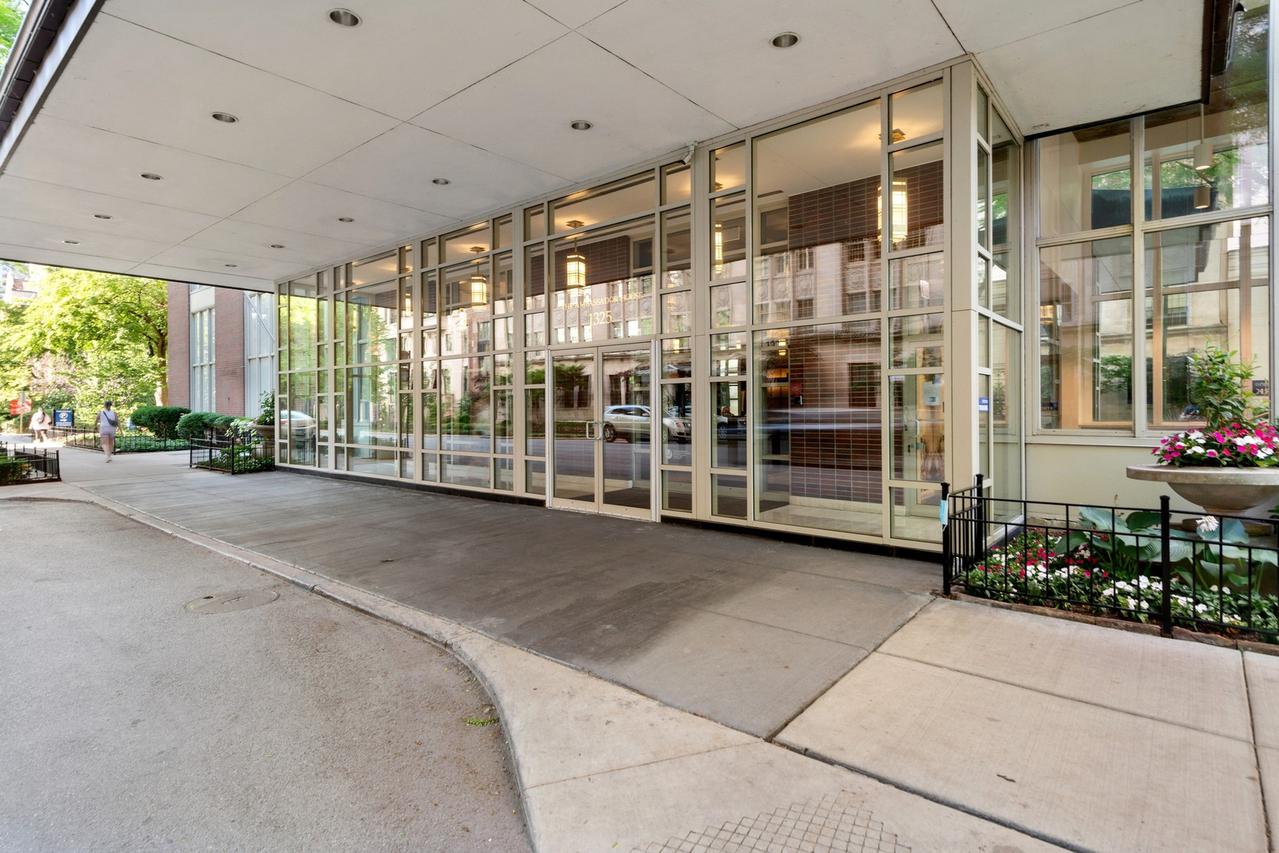 1325 N State Pkwy. #8F, Chicago, IL 60610