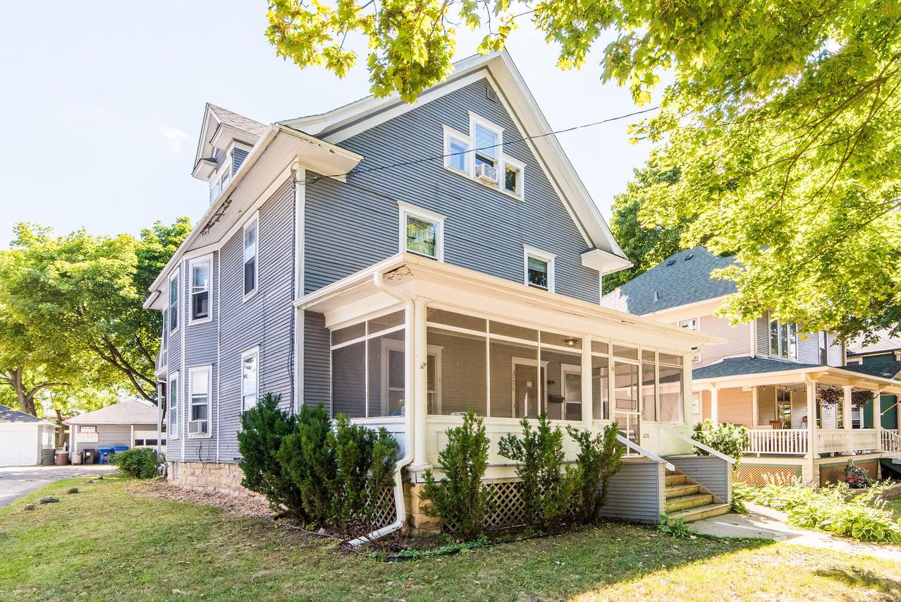 226 W Locust St., Dekalb, IL 60115