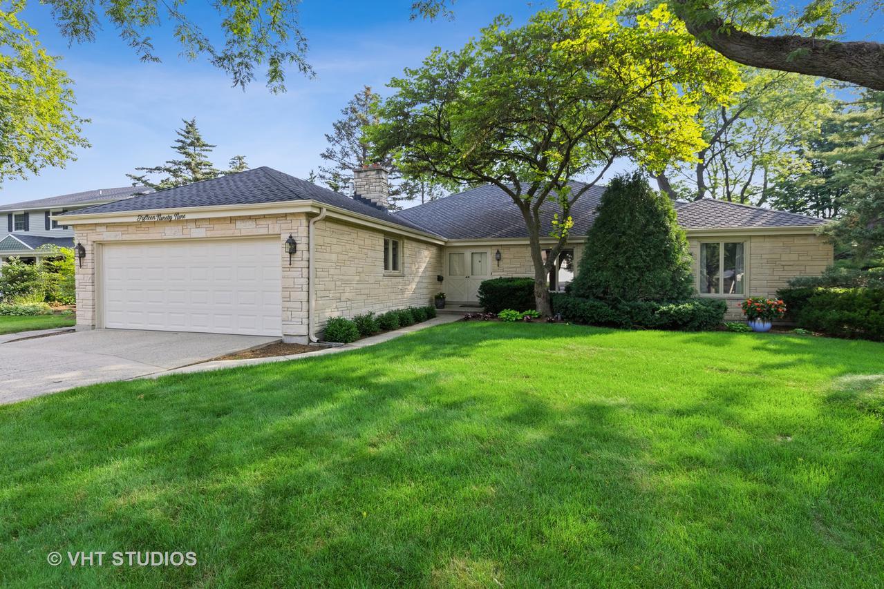 1599 Whitman Ln., Wheaton, IL 60189