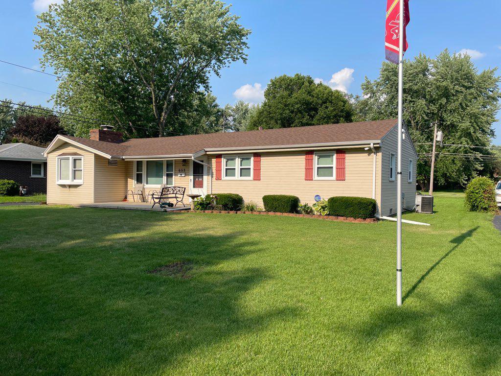 652 Robert Dr., Bourbonnais, IL 60914