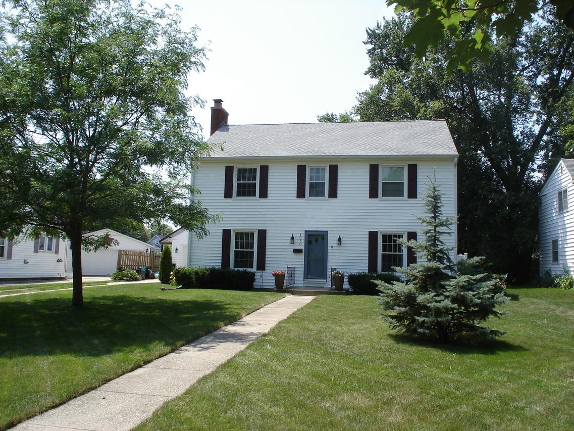 1050 N 8th St., Rochelle, IL 61068