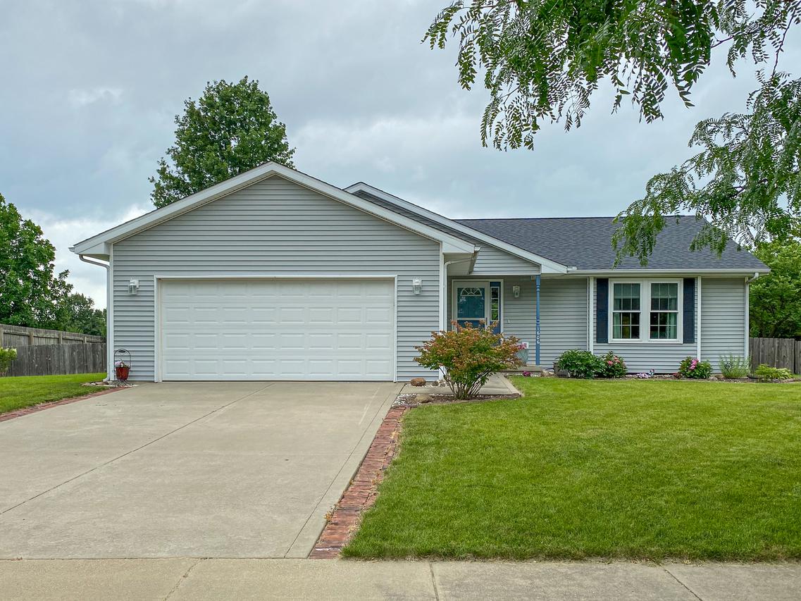 1606 Magnolia Dr., St. Joseph, IL 61873
