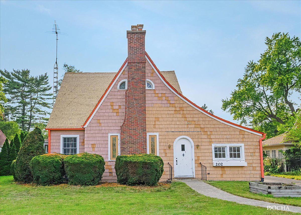 202 N Lincolnway St., North Aurora, IL 60542