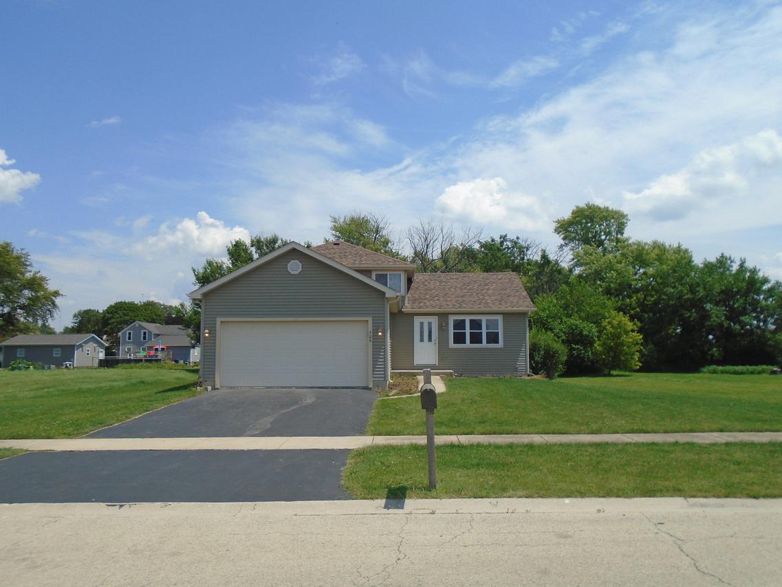 509 Loraine St., Earlville, IL 60518