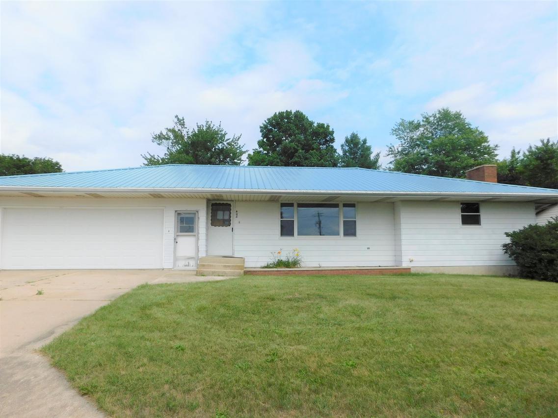 408 Western Ave., Ashton, IL 61006