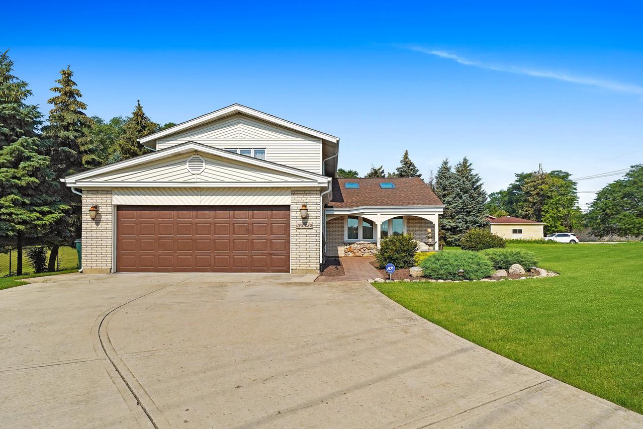 11S020 S Frontage Rd., Lemont, IL 60439