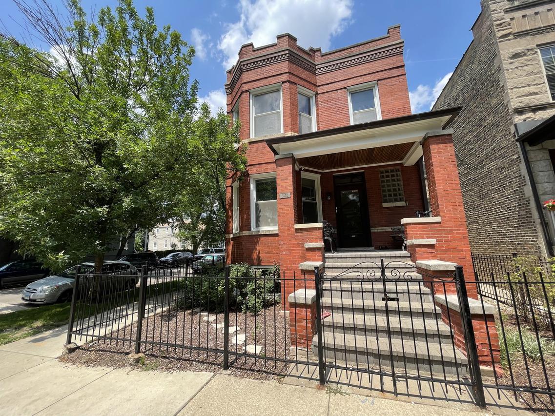 3024 W George St., Chicago, IL 60618