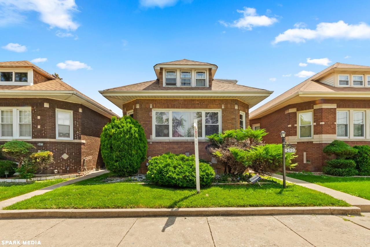 9439 S May St., Chicago, IL 60620