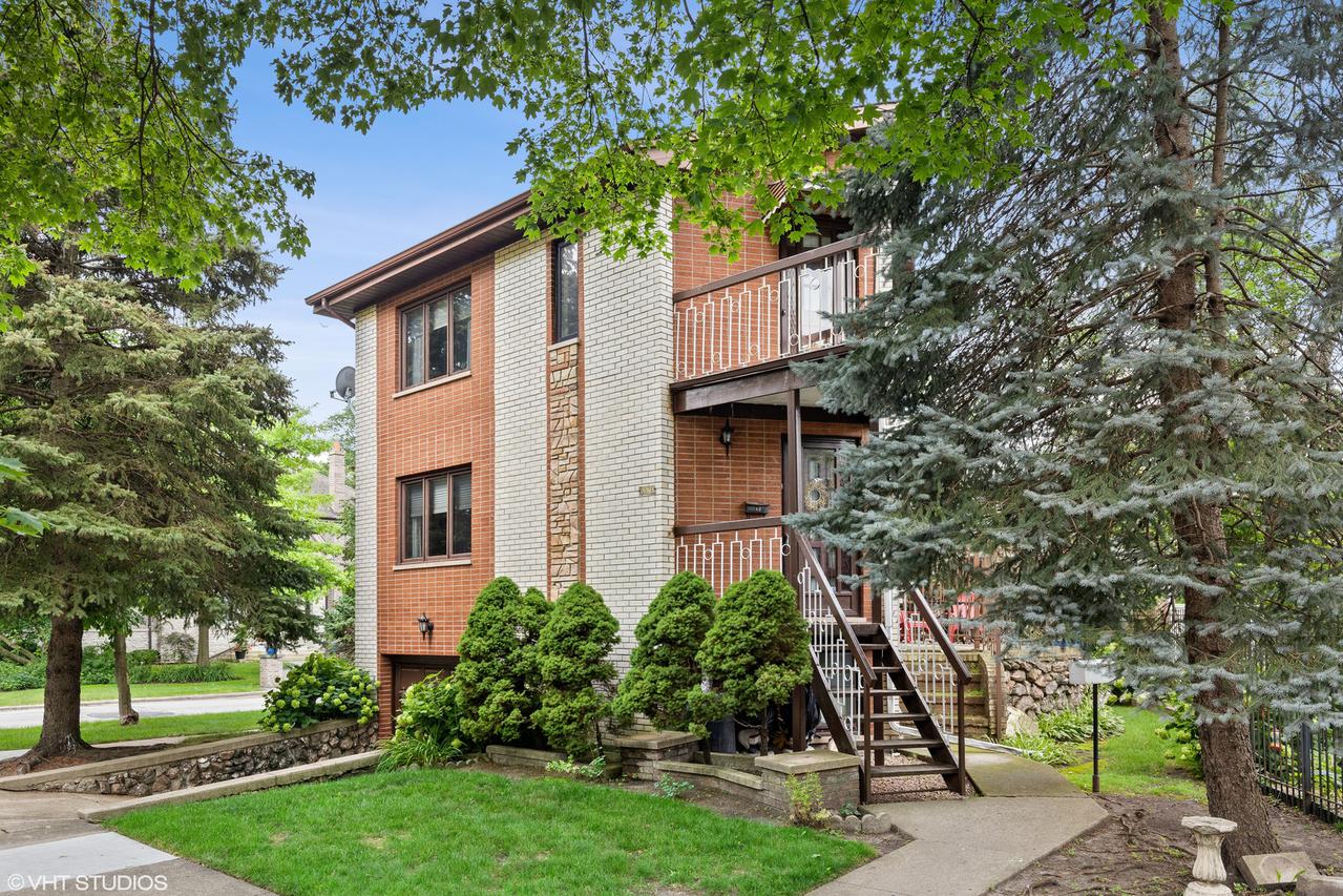 6370 N Legett Ave., Chicago, IL 60646