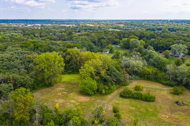 230 Oakdene Dr., Barrington Hills, IL 60010