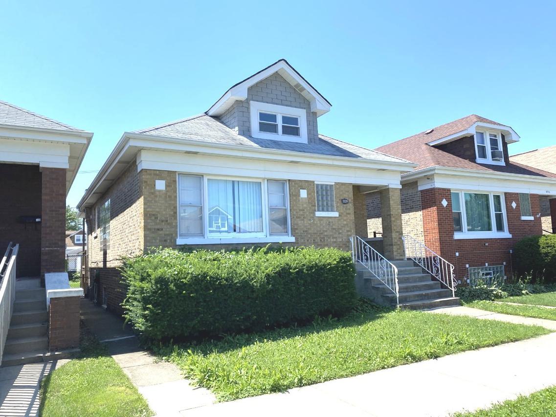 5729 W Henderson St., Chicago, IL 60641