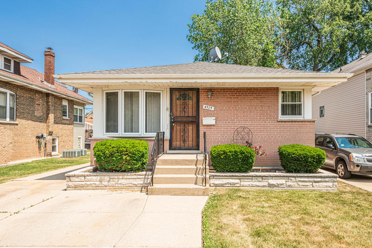 4325 N Narragansett Ave., Chicago, IL 60634