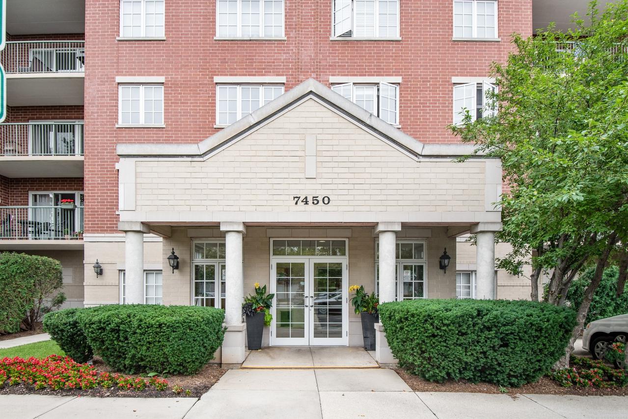7450 Lincoln Ave. #603, Skokie, IL 60076