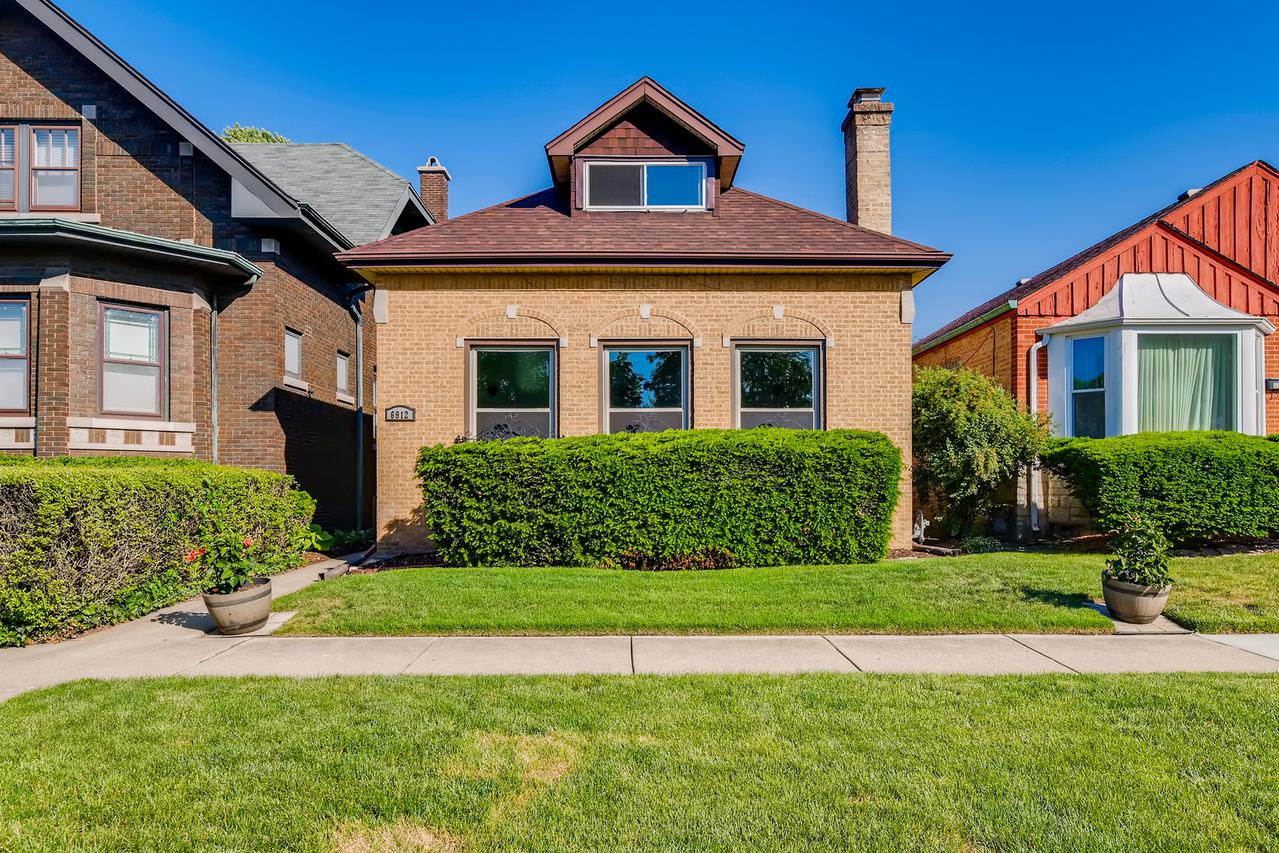 6912 Riverside Dr., Berwyn, IL 60402
