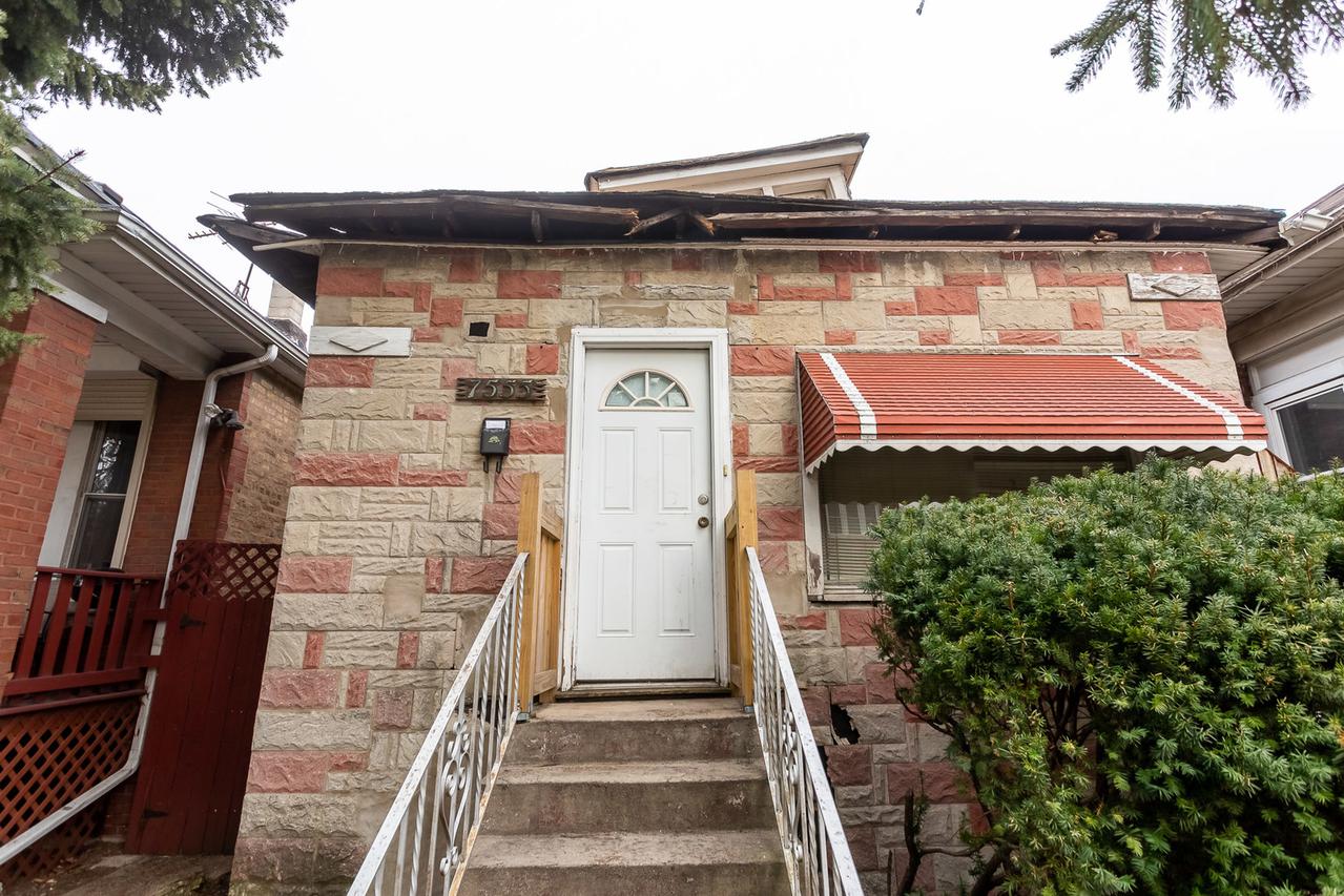 7555 S Rhodes Ave., Chicago, IL 60619